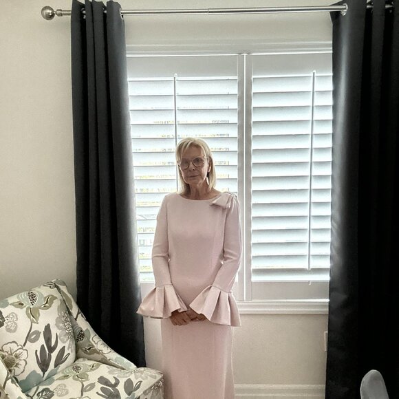 Formal Dress - Picture 2 of 9